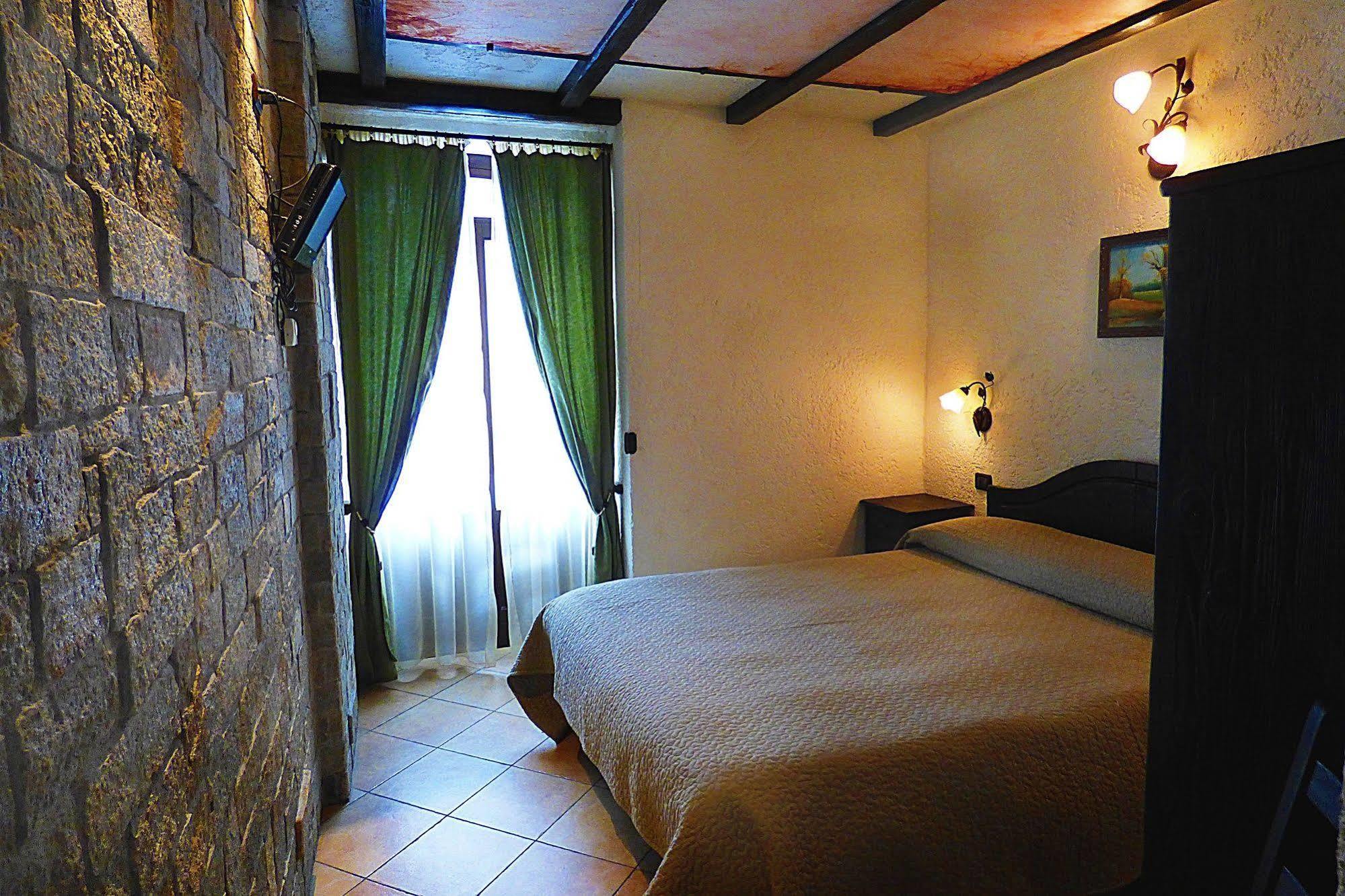 מונצ'ניזיו Chalet Sul Lago Hotel In Montagna מראה חיצוני תמונה