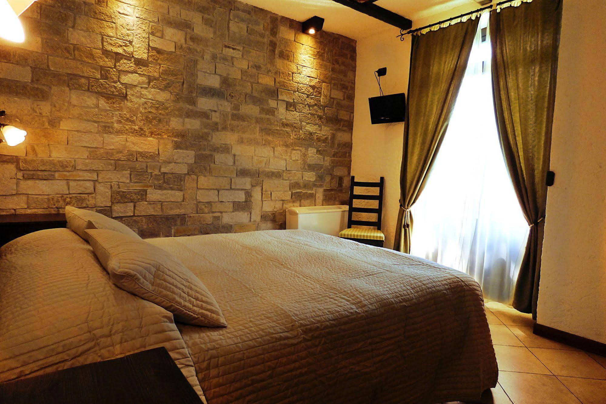 מונצ'ניזיו Chalet Sul Lago Hotel In Montagna מראה חיצוני תמונה