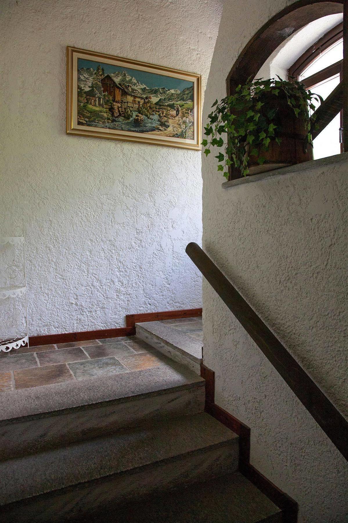 מונצ'ניזיו Chalet Sul Lago Hotel In Montagna מראה חיצוני תמונה