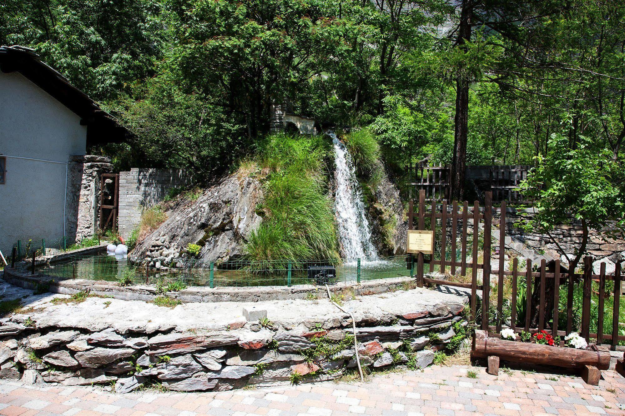 מונצ'ניזיו Chalet Sul Lago Hotel In Montagna מראה חיצוני תמונה